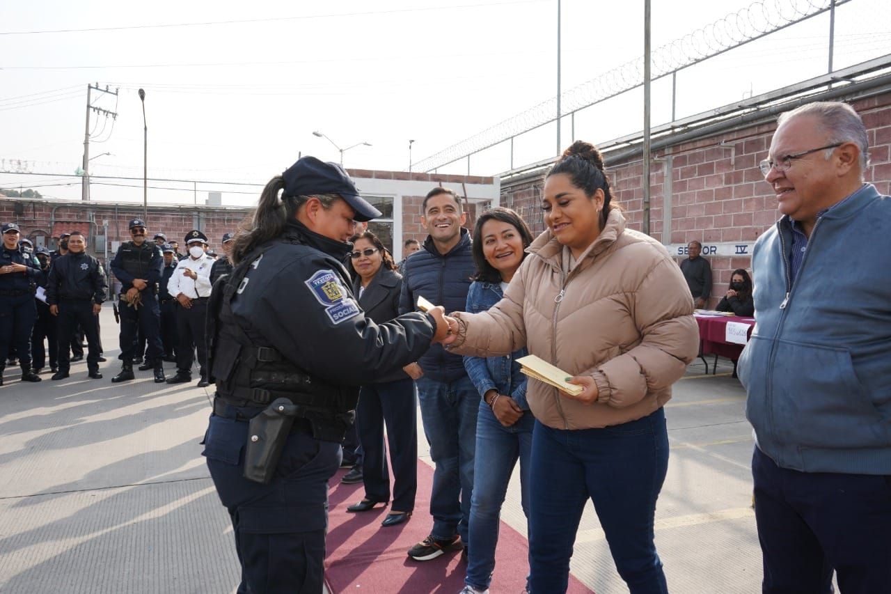 El Gobierno de Texcoco Entrega Estímulos
Económicos a Policías Municipales.