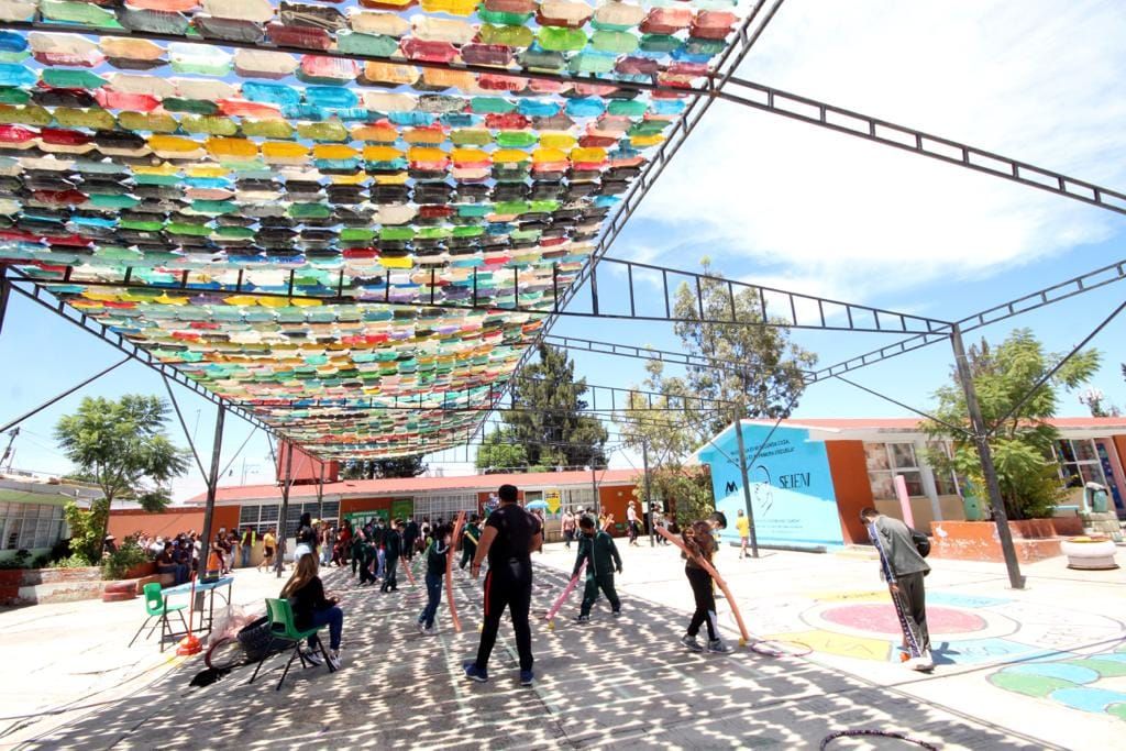 Prosiguen las Obras en Escuelas que Benefician
a más de 9 mil Alumnos de Chimalhuacán.
