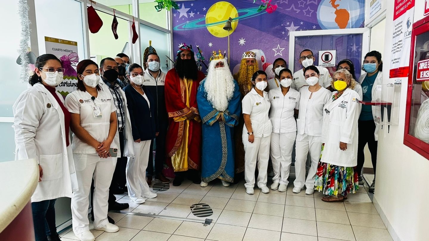 Los Reyes Magos, visitaron el Hospital de Alta Especialidad de Veracruz, el Centro Estatal de Cancerología (CECAN) 