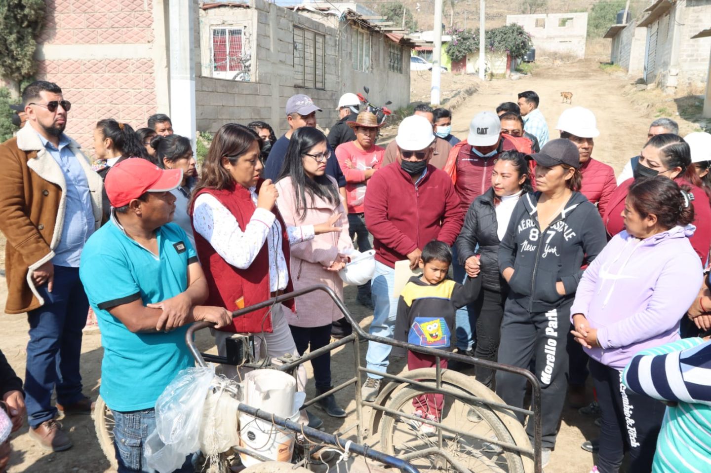Entregan obra de red de drenaje y pavimentación a vecinos de Chimalhuacán 