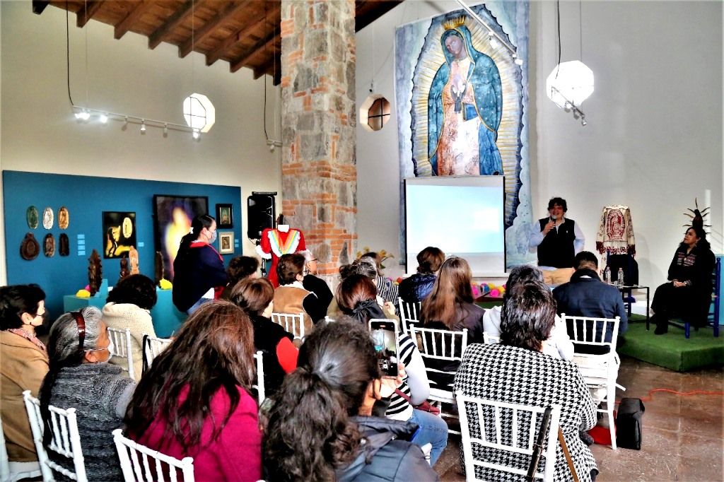 Continúan actividades académicas en torno a la exposición ’Guadalupanas. Flor y Canto’