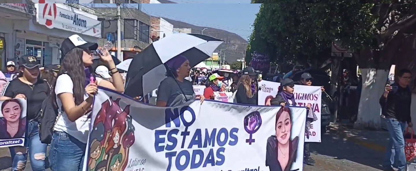 Toman las calles para exigir justicia por asesinato de profesora en Hidalgo