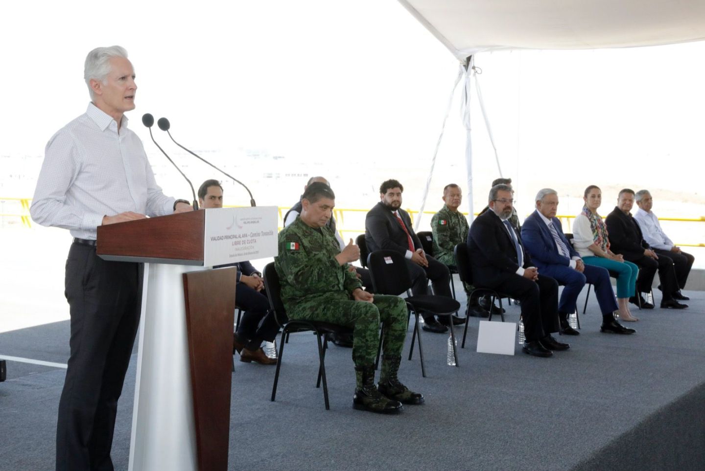 Inaugura Alfredo Del Mazo y el presidente Andrés Manuel López Obrador: la vialidad principal de acceso al AIFA