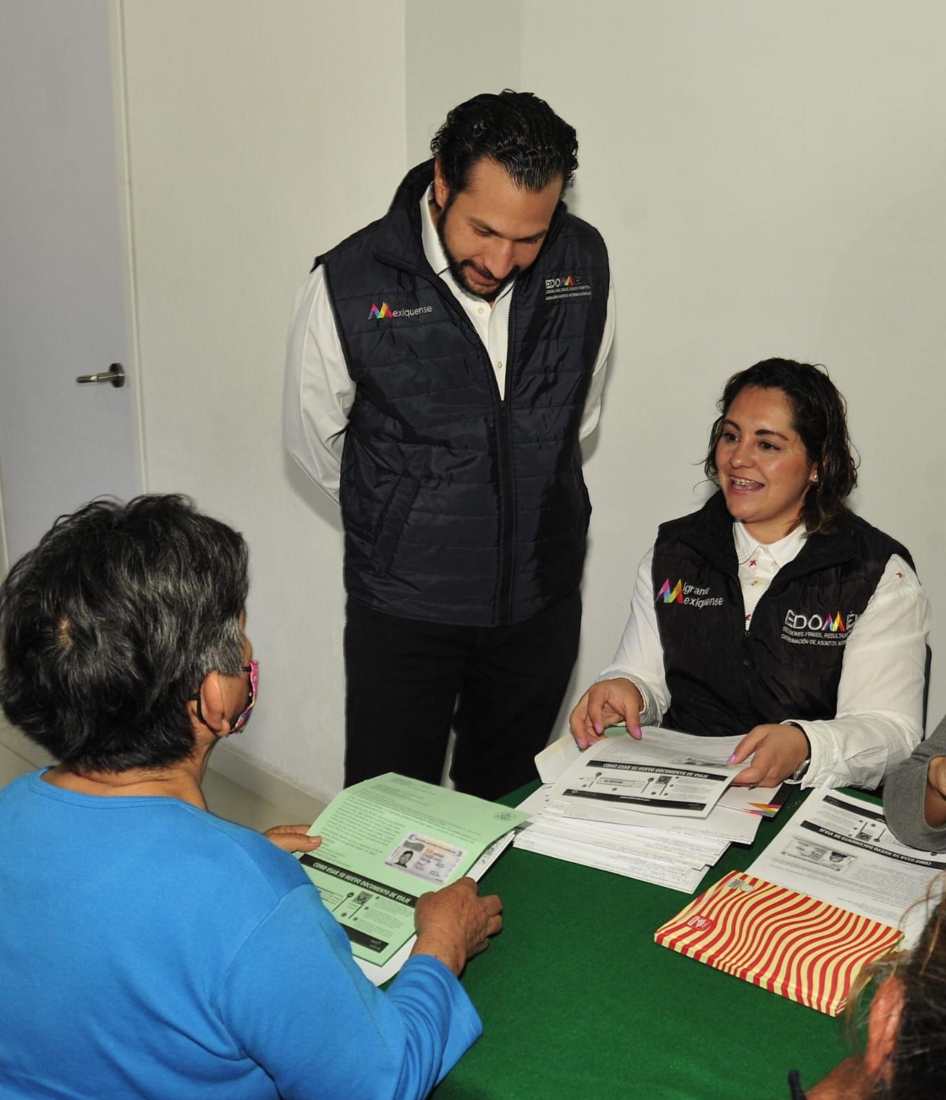 Reciben 112 Adultos Mayores Visas Para
Visitar a sus Familiares en Estados Unidos.
