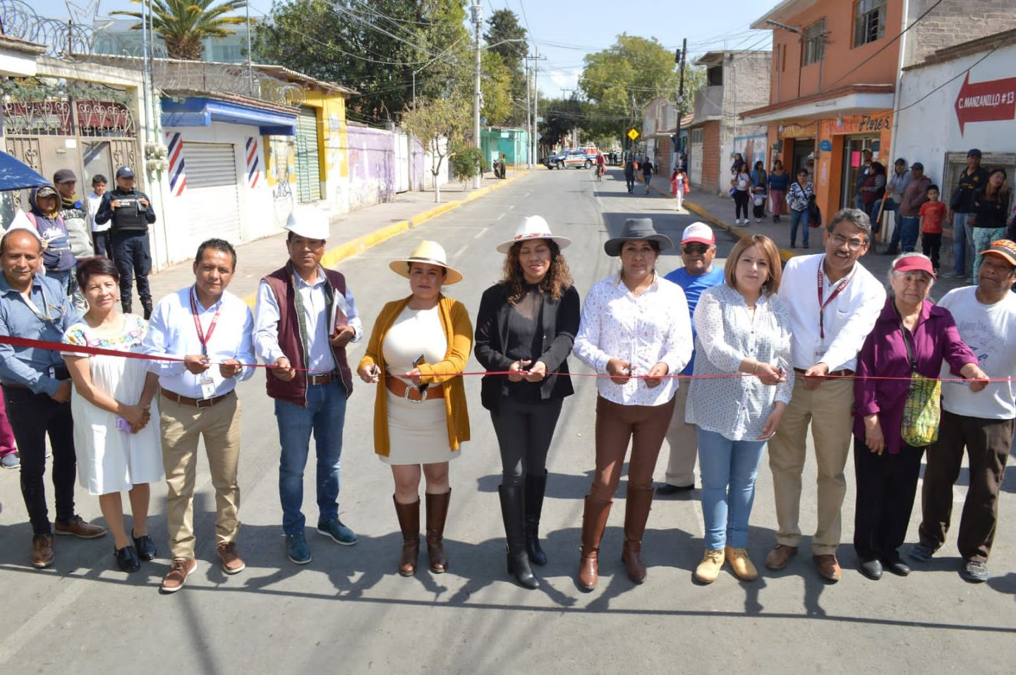 Quitan baches y reparan tomas de agua en avenida México en Chimalhuacán 