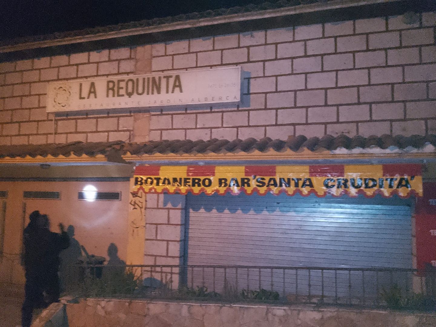 Desconocidos cometen ataque en contra de dos negocios, en el libramiento a Tixtla
