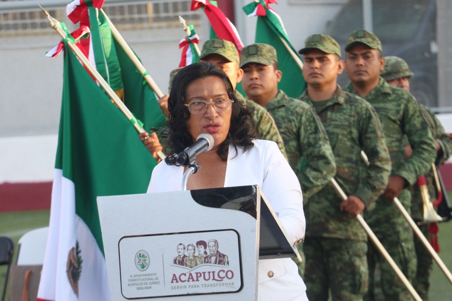 Encabeza Abelina López, conmemoración por Día de la Bandera

