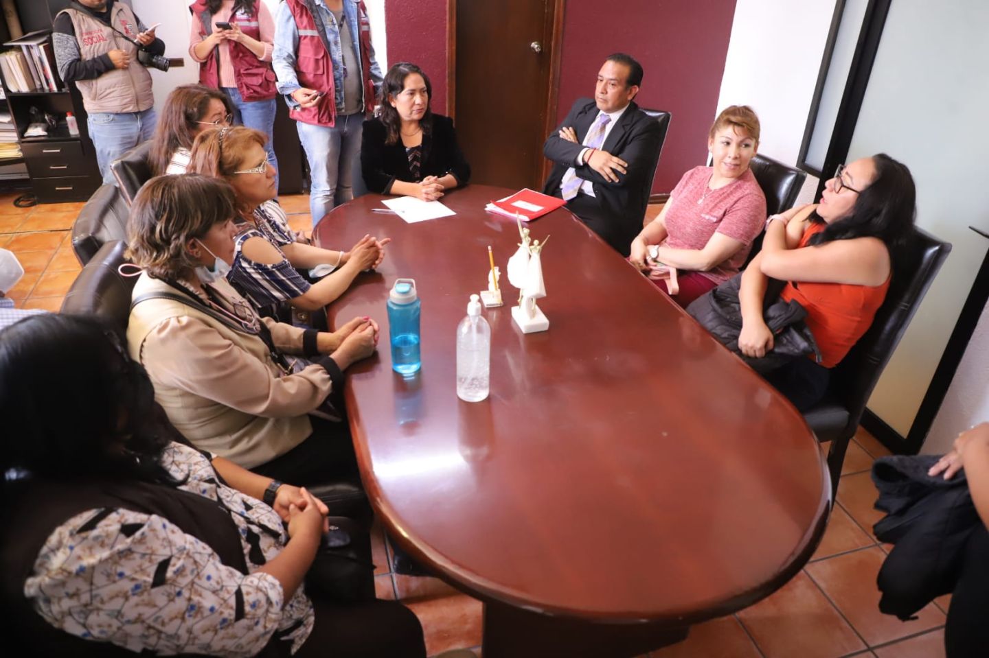 Empleados denuncian abusos y acoso de regidores del PRI, PAN y PRD en Ecatepec
