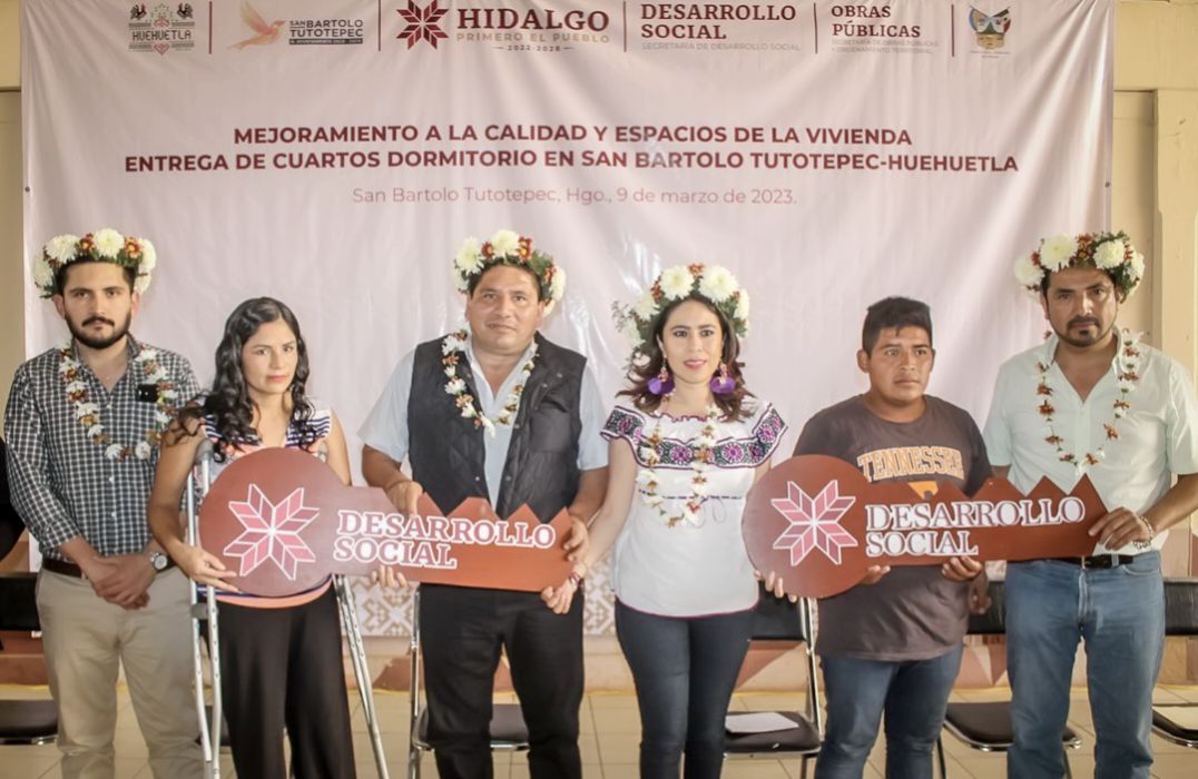 Gobierno de Hidalgo entrega acciones de vivienda en la Otomí-Tepehua