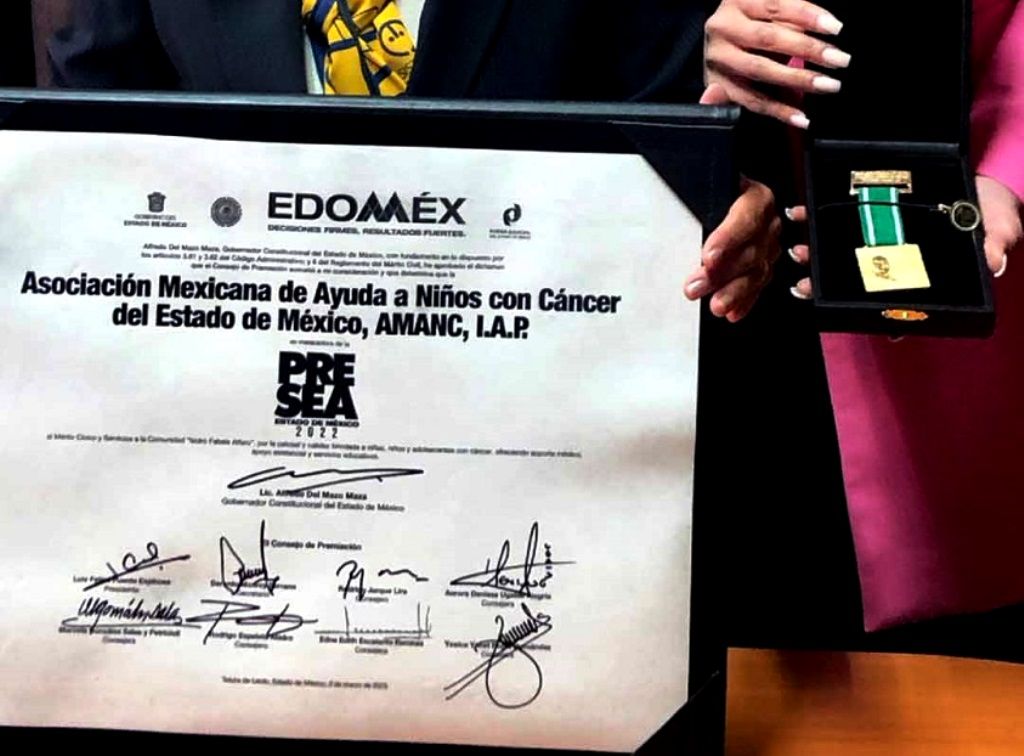 Recibe AMANC Presea Estado de México 2022 por su labor con el cáncer
