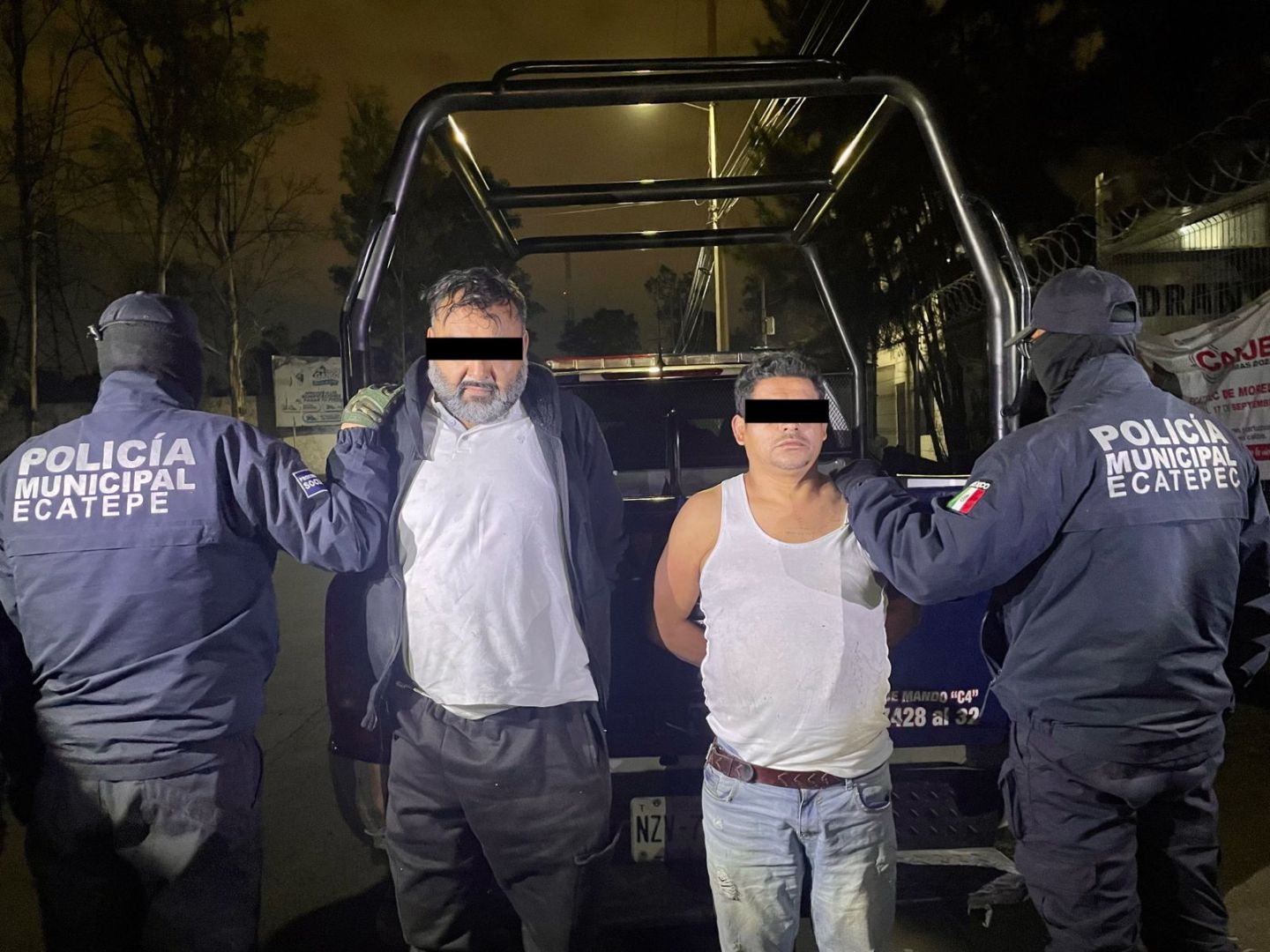Policías de Ecatepec se enfrentan a balazos con presuntos robacoches; hay 3 detenidos
