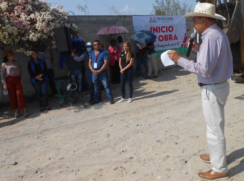 Ayuntamiento de Teotihuacán cumple compromisos en Maquixco