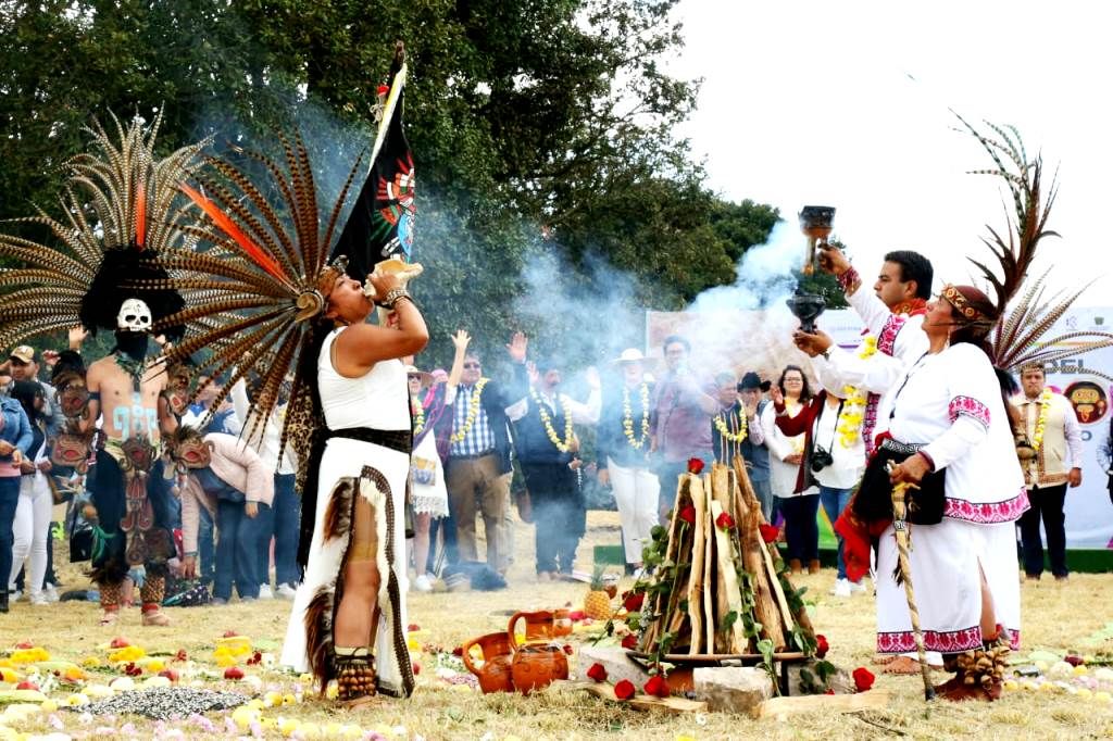 Inauguran festival del Quinto Sol con el tradicional encendido del Fuego Nuevo en la Zona Arqueológica de Huamango