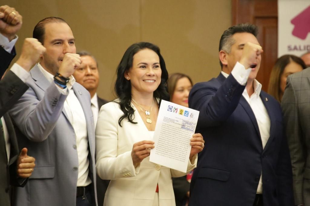 Presenta Alejandra Del Moral solicitud de registro ante el IEEM como candidata a la gubernatura del Estado de México.