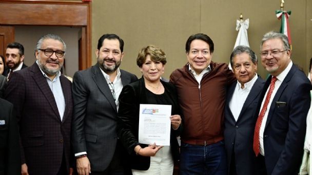 ’Hemos sido escogidos para acabar con casi 100 años de corrupción’; Delfina Gómez se registra como candidata a gobernadora del Estado de México
