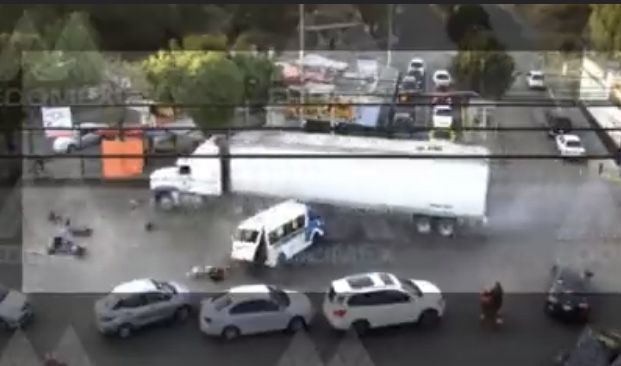 Choque de trailer contra una combi, deja dos muertos y tres lesionados en Coacalco 