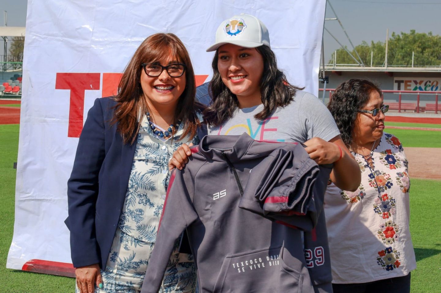 El XI Torneo de Fútbol Bandera
ya Está en Texcoco. Disfrutémoslo.