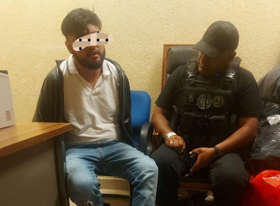 Capturan policías de Texcoco a gaznápiro por cohecho