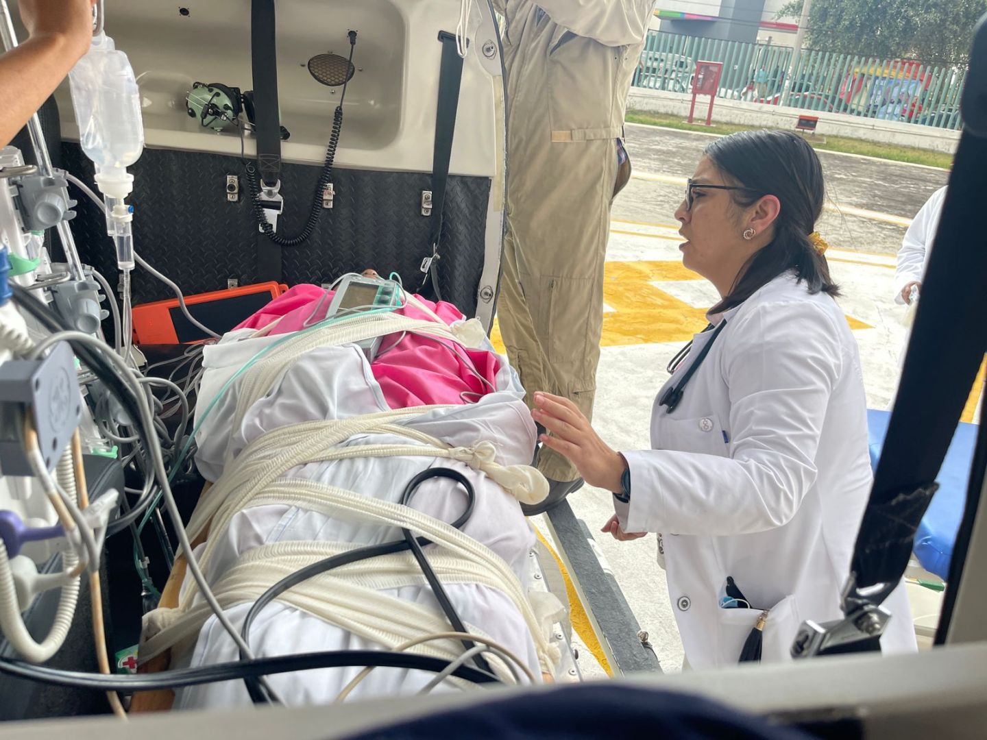 Helicóptero Jaguar 1 de Ecatepec salva la vida de una mujer al trasladarla de urgencia a hospital de Toluca 