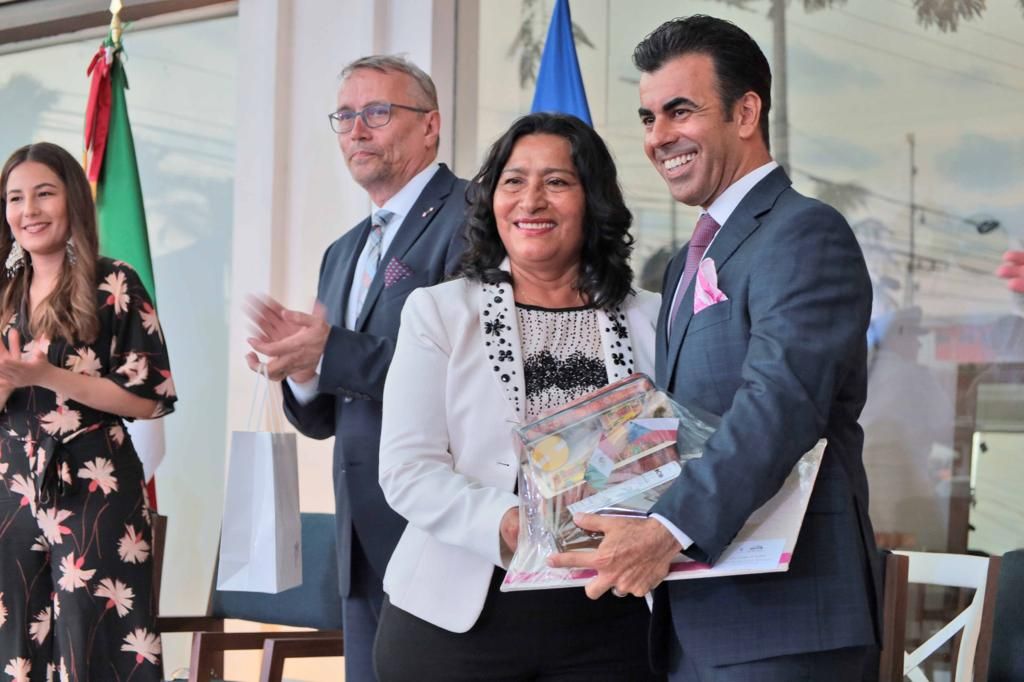 Asiste Abelina López a inauguración del Consulado de la República Checa