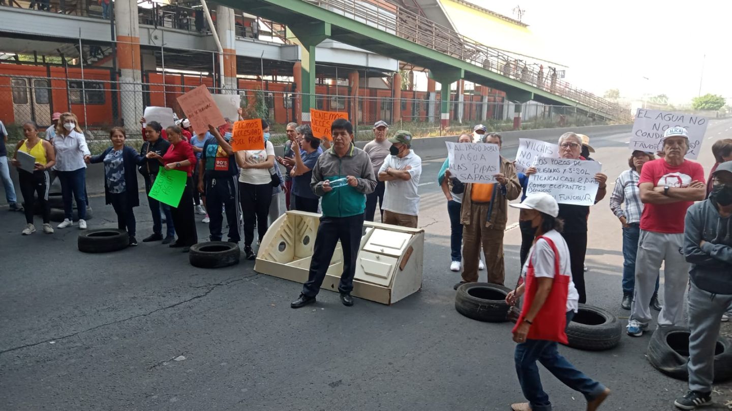 Gobierno estatal provoca crisis de agua en Ecatepec y militantes del PRI organizan bloqueo