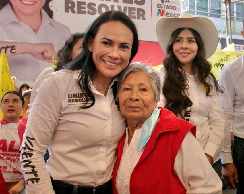 Agradece Alejandra Del Moral esfuerzo
de las madres mexiquenses para sacar adelante a sus familias*