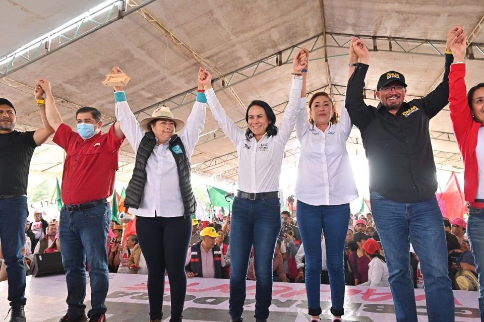Arropa Texcoco a la candidata Alejandra Del Moral