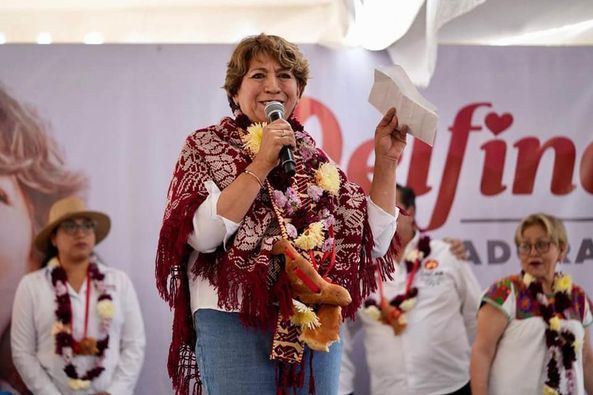 Va Delfina Gómez por Trolebús Elevado Chalco-Santa Martha