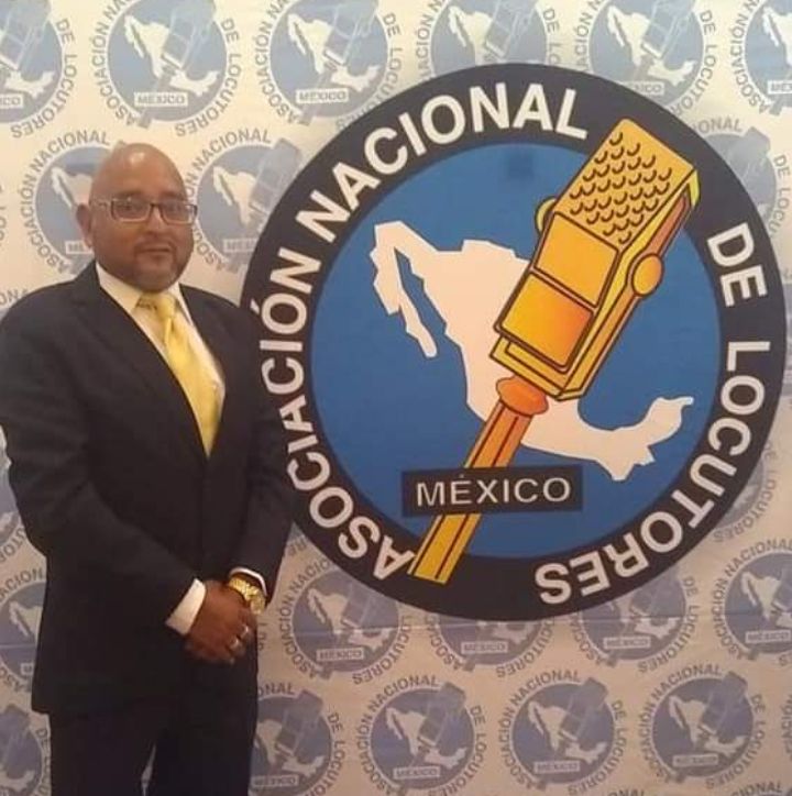 Entregan Presea "Luis M.Farias" al Periodista y Locutor  Mexiquense,  Dr.Hc.Gabriel Helguera Repetto 