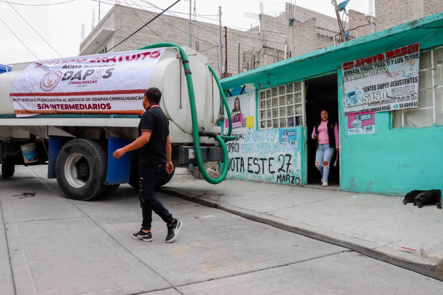 Atienden demanda de agua en Chimalhuacán con servicio gratuito de pipas