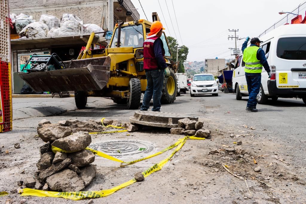 Chimalhuacán evita robo al sustituir tapas metálicas y de concreto por tapas de plástico reforzado 