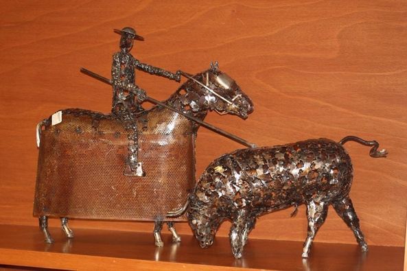 Crean Piezas Artesanales con Herrería Artística