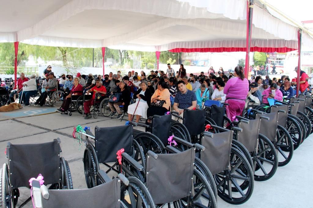 Entrega DIF Chimalhuacán 77 sillas de ruedas a personas en situación vulnerable 