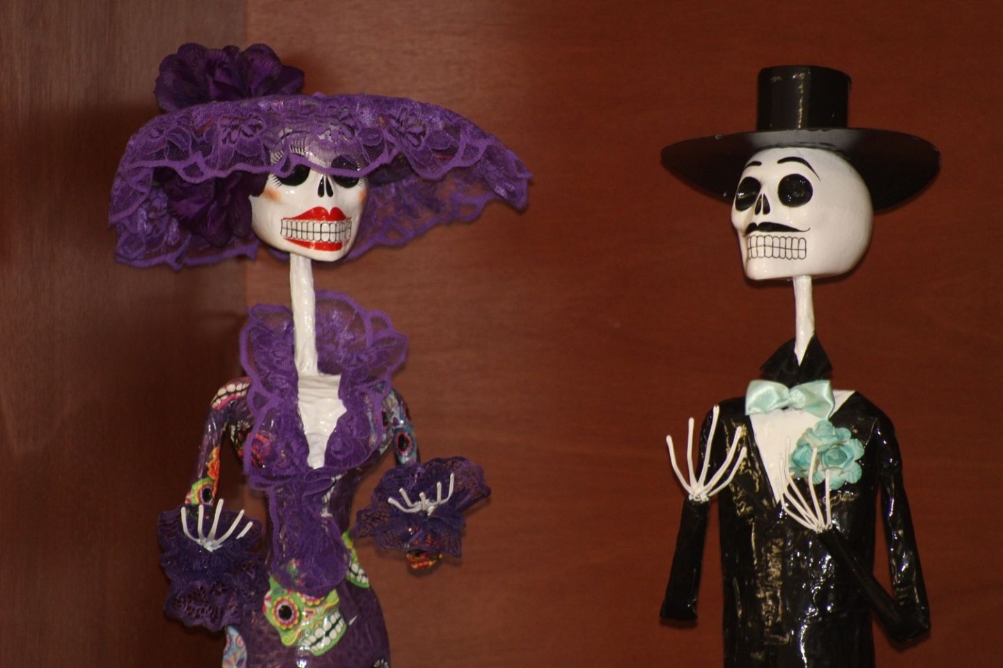 TRABAJAN MEXIQUENSES CON TÉCNICA DE CARTONERÍA