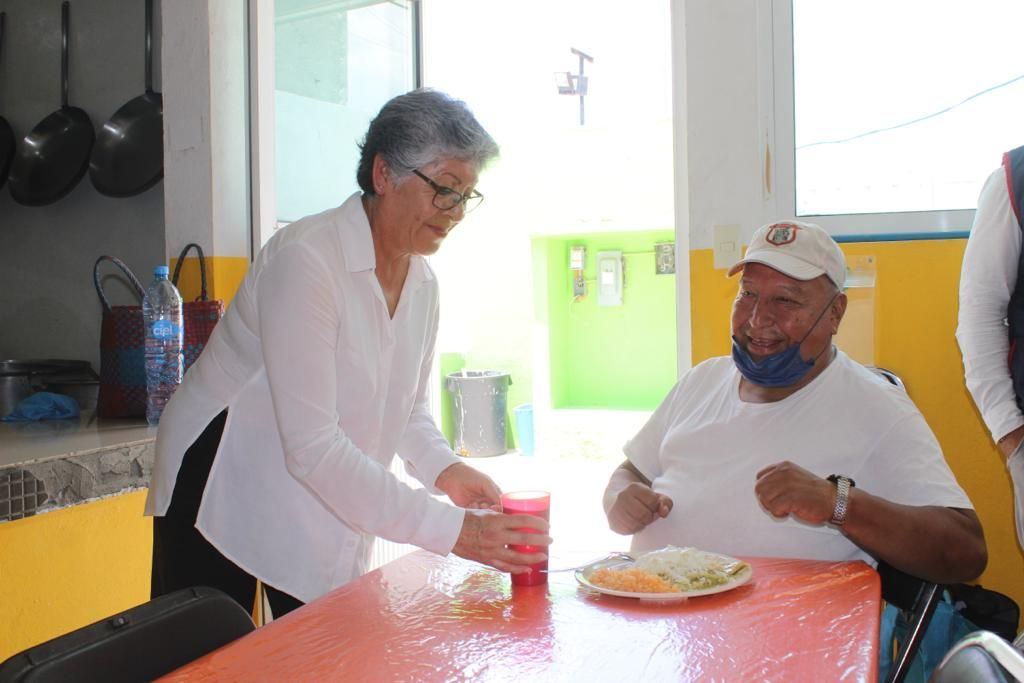 Ofrece comedor comunitario en Chimalhuacán platillo en 30 pesos 