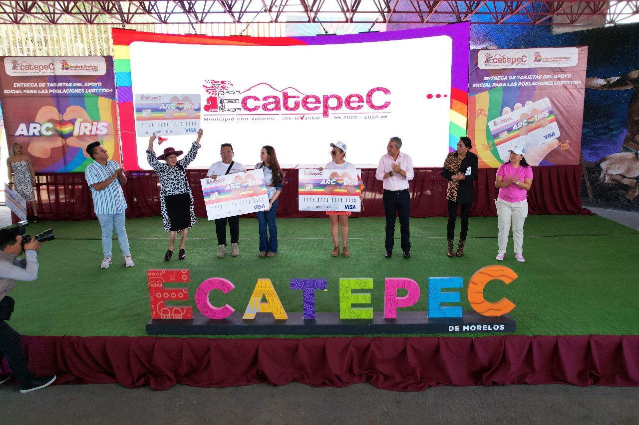 Ecatepec entrega Tarjeta Arcoiris a mil 500 personas LGBTTTIQ+; el apoyo es de 10 mil pesos
