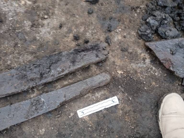 En Chalco, arqueólogos descubren restos de madera que pudieron pertenecer a una embarcación 