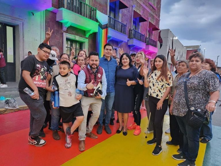 Ixtapaluca se pinta de colores para conmemorar el Día Internacional del Orgullo 
LGBTTTI+Q