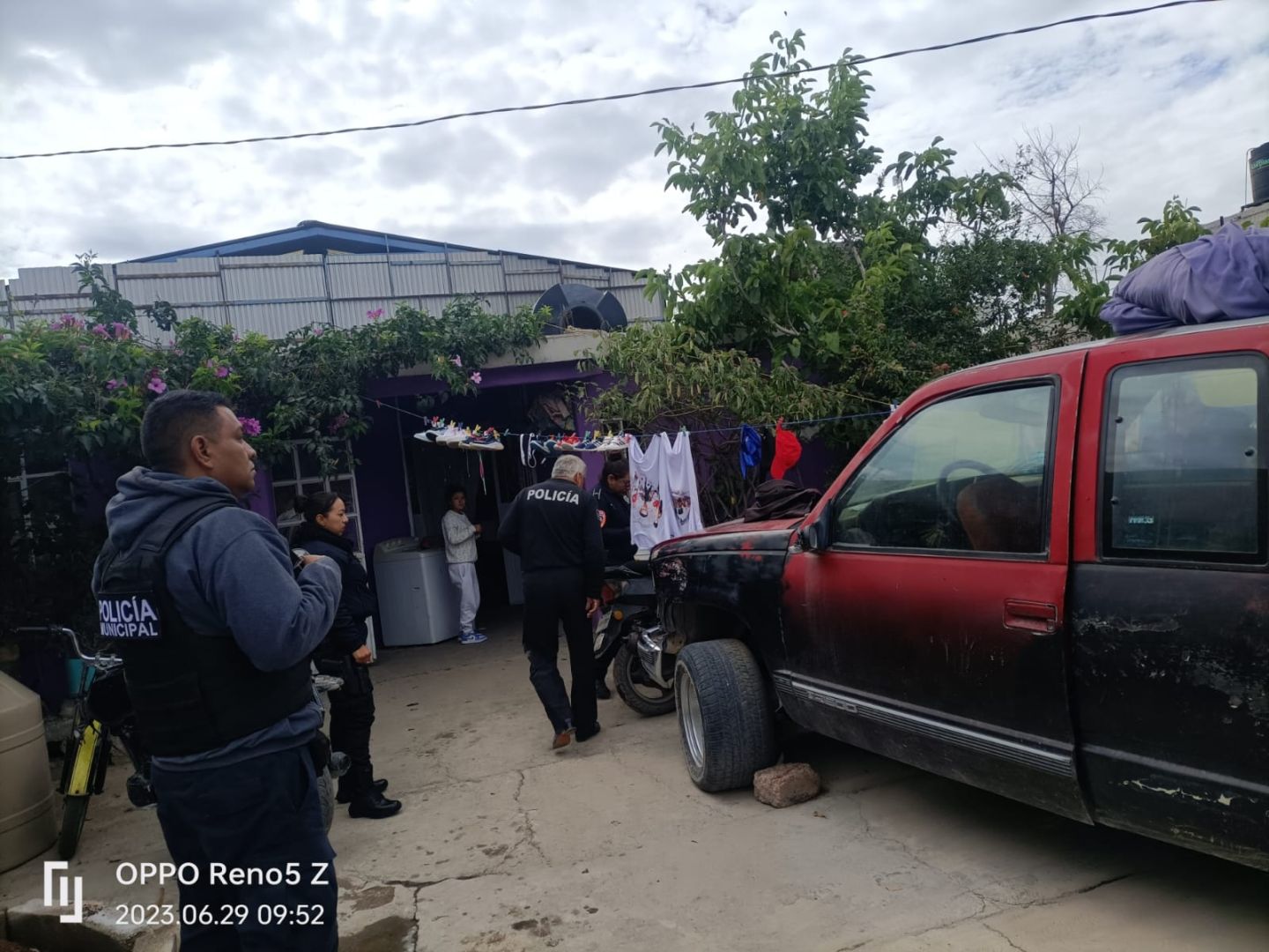 Policía Municipal de Tezoyuca detiene a presunto ladrón de motocicleta en Santa Rosa Atenco