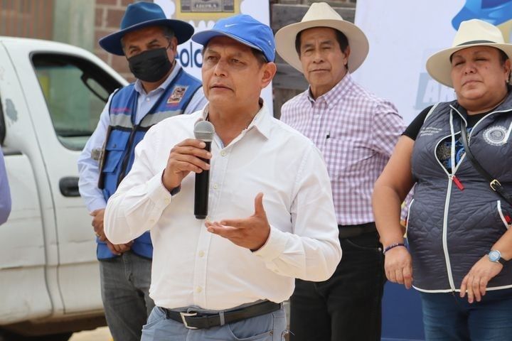 Juan Carlos Uribe inauguró la
pavimentación de la calle Real del Oro