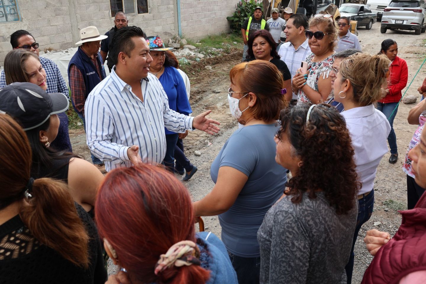 Arranca pavimentación el panista Edgar Morales en Tezoyuca
 