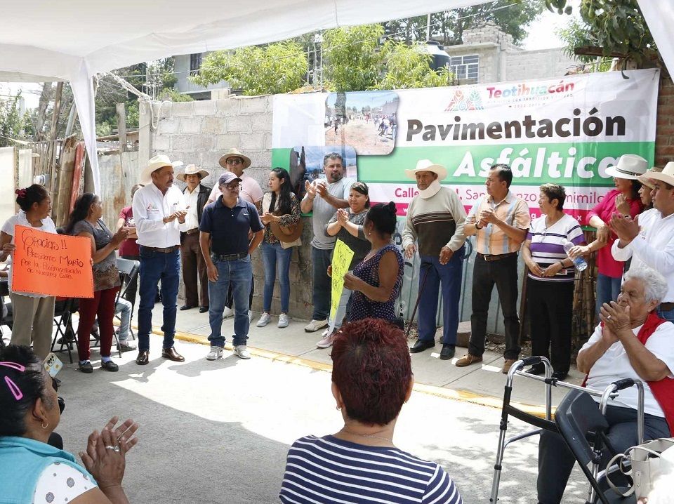 Ayuntamiento de Teotihuacán entrega obras de infraestructura vial