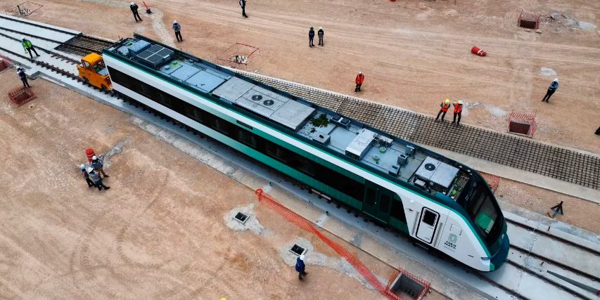 Arribó a Cancún el primer vagón del Tren Maya listo para realizar pruebas 