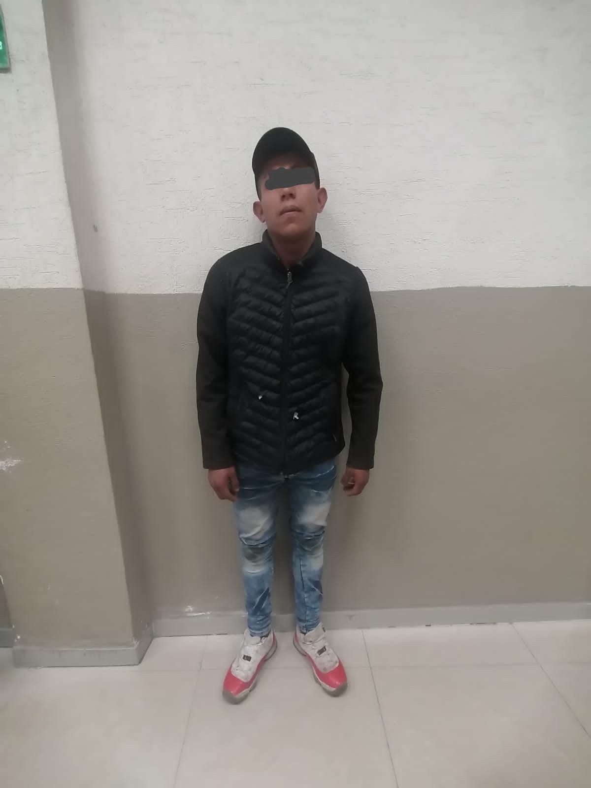 Intimidan a dos jóvenes con cuchillo y un arma de fuego en la Víctor Puebla en Texcoco 