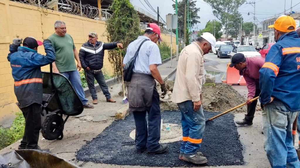Autoridades estatales y municipales atienden oquedad en Tepotzotlán