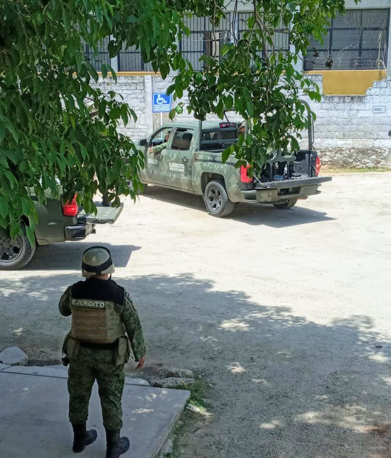 Hermetismo en Cuajinicuilapa sobre detención de policías municipales y revisión de armamento