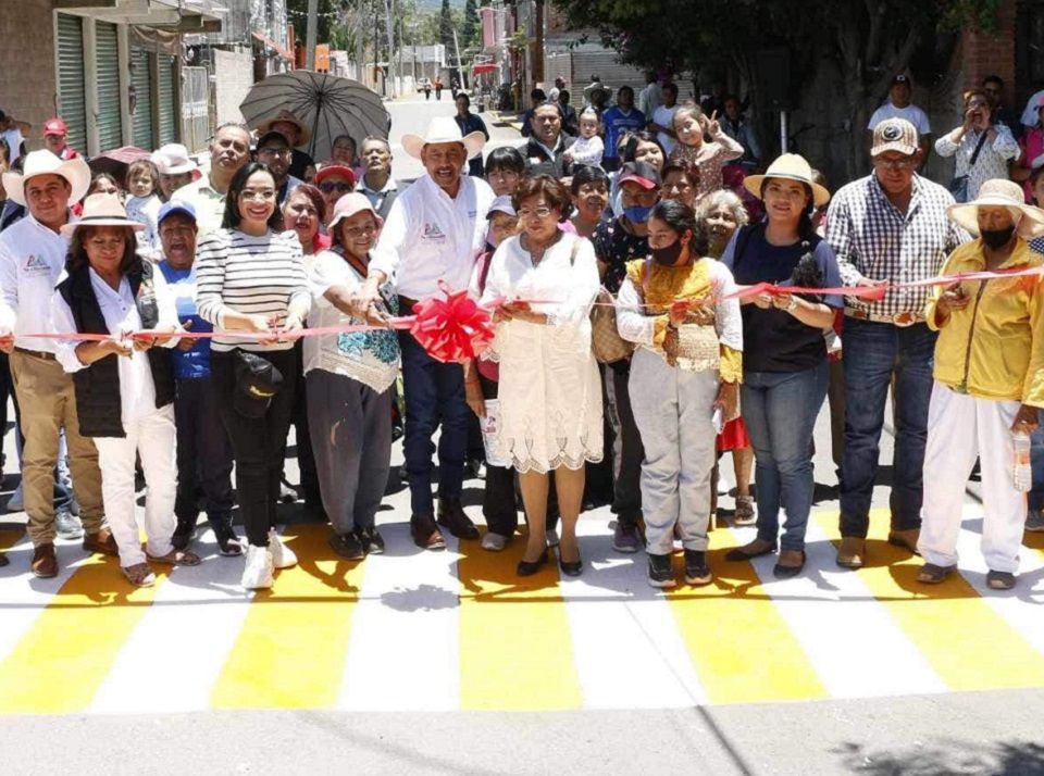 Ayuntamiento entrega pavimentaciones en comunidades de Teotihuacán