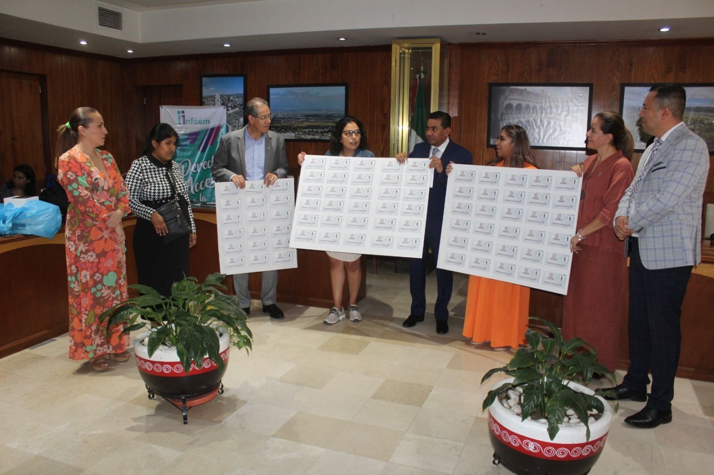 Instalan 43 letreros en braille  en la presidencia de Texcoco