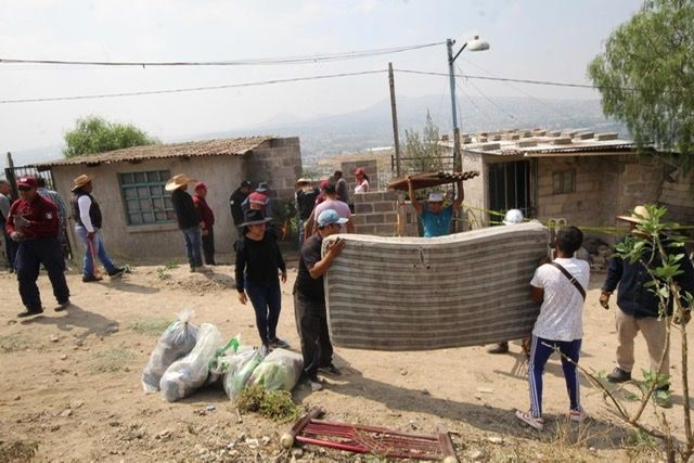 Reubican a familias afectadas por derrumbe en Chimalhuacán 