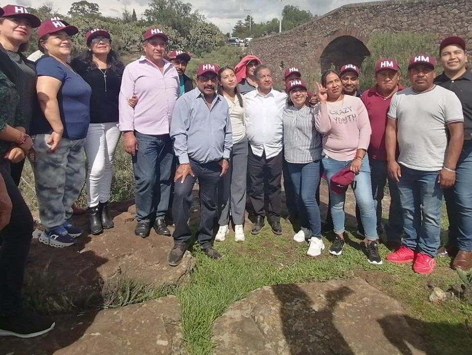 Recorre Higinio Martínez Miranda comunidades de Tepetlaoxtoc